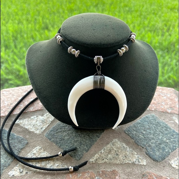 Mother of pearl up side down crecent moon charm on adjustable black suede cord - Picture 10 of 12